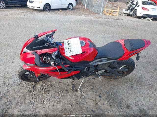 44730979 :رقم المزاد ، SMTA01YK2FJ681444 vin ، 2015 Triumph Motorcycle Daytona 675 مزاد بيع