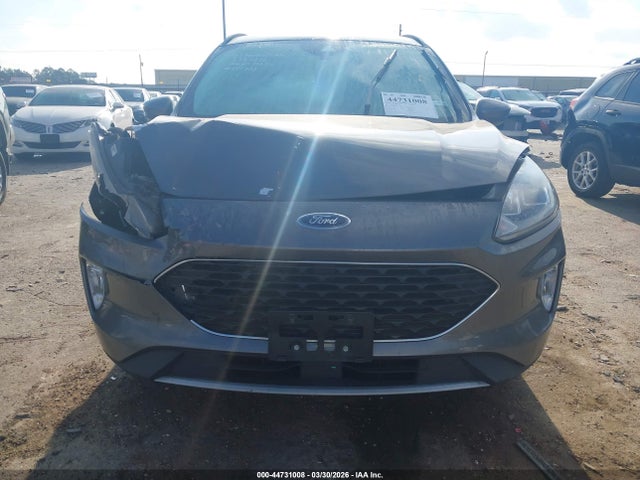 44731008 :رقم المزاد ، 1FMCU0CZ4MUA52270 vin ، 2021 Ford Escape Sel Hybrid مزاد بيع
