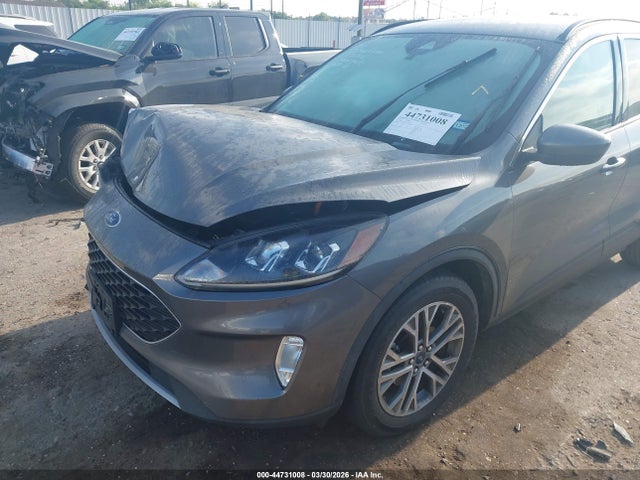 44731008 :رقم المزاد ، 1FMCU0CZ4MUA52270 vin ، 2021 Ford Escape Sel Hybrid مزاد بيع
