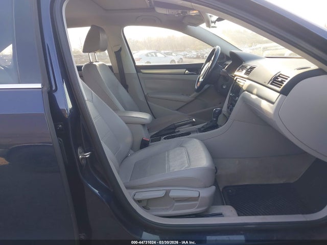 Aukcja sprzedaży 2015 Volkswagen Passat 2.0l Tdi Se, vin: 1VWBV7A31FC051393, numer aukcji: 44731024