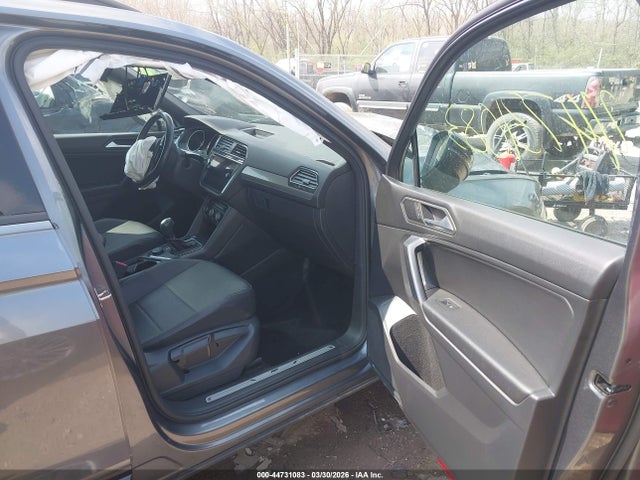 44731083 :رقم المزاد ، 3VV2B7AX2MM020164 vin ، 2021 Volkswagen Tiguan 2.0t Se/2.0t Se R-line Black/2.0t Sel مزاد بيع