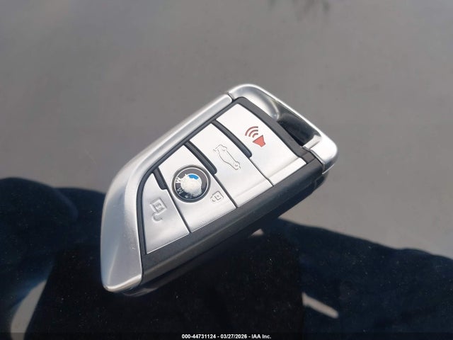 44731124 :رقم المزاد ، WBA7U2C00MCF12310 vin ، 2021 Bmw 750i Xdrive مزاد بيع