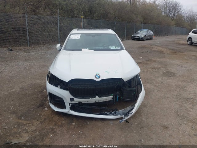 44731124 :رقم المزاد ، WBA7U2C00MCF12310 vin ، 2021 Bmw 750i Xdrive مزاد بيع