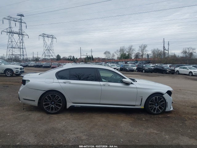 44731124 :رقم المزاد ، WBA7U2C00MCF12310 vin ، 2021 Bmw 750i Xdrive مزاد بيع