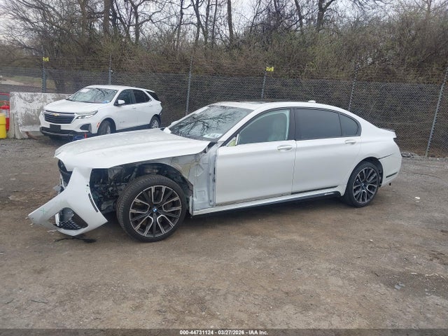 44731124 :رقم المزاد ، WBA7U2C00MCF12310 vin ، 2021 Bmw 750i Xdrive مزاد بيع