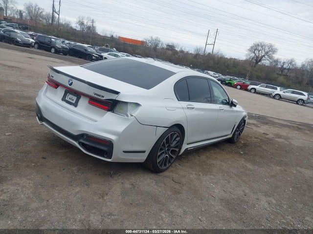 44731124 :رقم المزاد ، WBA7U2C00MCF12310 vin ، 2021 Bmw 750i Xdrive مزاد بيع