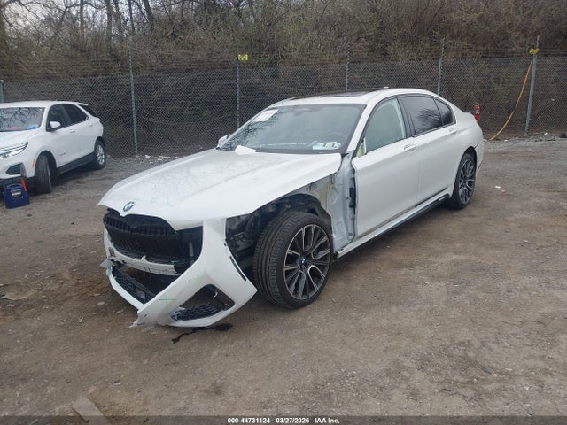 44731124 :رقم المزاد ، WBA7U2C00MCF12310 vin ، 2021 Bmw 750i Xdrive مزاد بيع