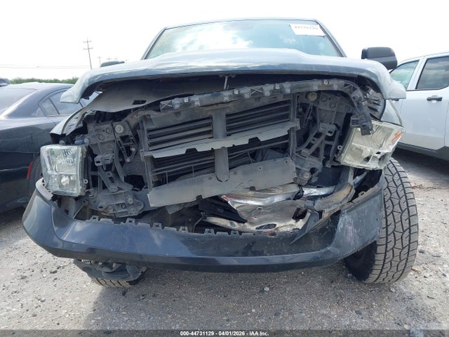 44731129 :رقم المزاد ، 1C6RR7LM6FS752536 vin ، 2015 Ram 1500 Lone Star مزاد بيع