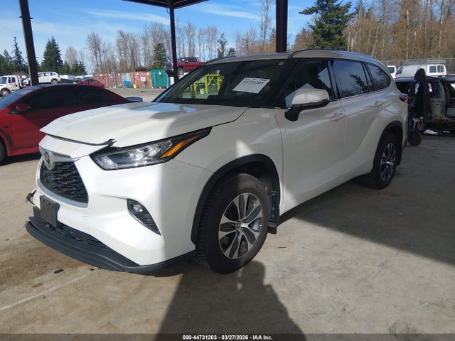5TDGZRBH9LS047198 Toyota Highlander Xle