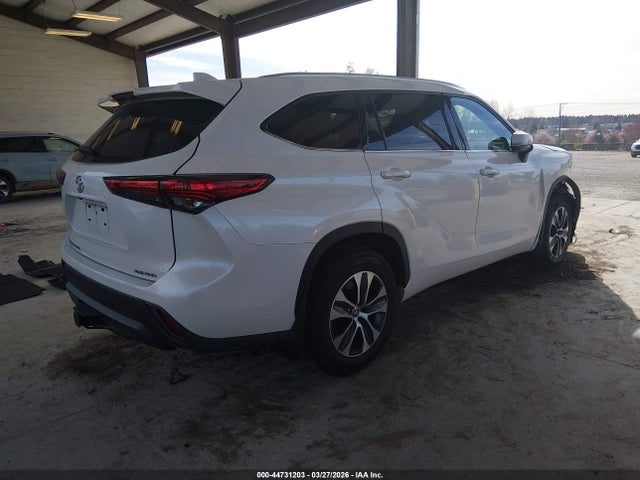 5TDGZRBH9LS047198 Toyota Highlander Xle