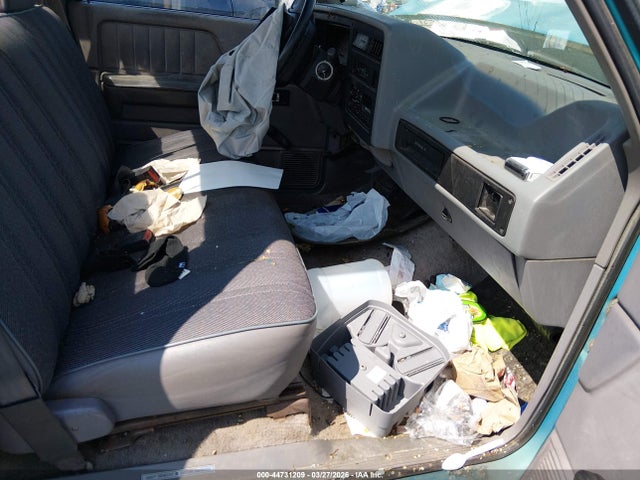 44731209 :رقم المزاد ، 1B7FL26X0TW701687 vin ، 1996 Dodge Dakota مزاد بيع