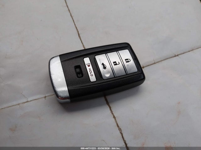 44731223 :رقم المزاد ، 19UUB1F34FA000302 vin ، 2015 Acura Tlx مزاد بيع