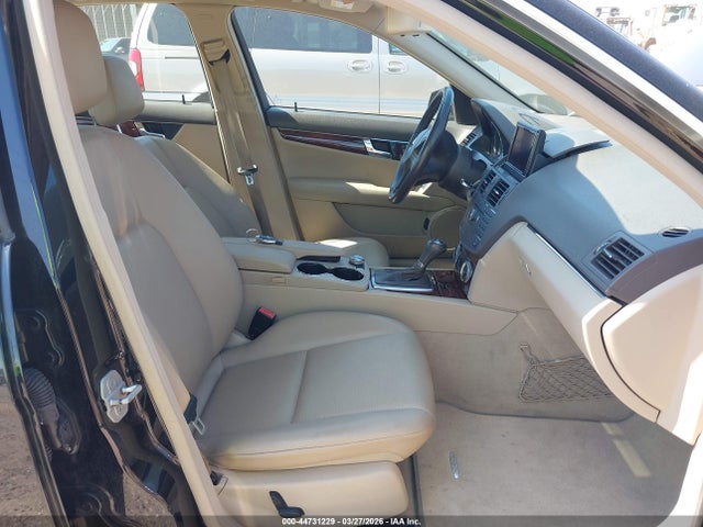 2010 Mercedes-benz C 300 Luxury 4matic/sport 4matic მანქანა იყიდება აუქციონზე, vin: WDDGF8BB3AR101191, აუქციონის ნომერი: 44731229