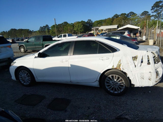 44731269 :رقم المزاد ، 4T1BF1FK2HU390086 vin ، 2017 Toyota Camry Se مزاد بيع