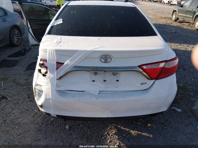 44731269 :رقم المزاد ، 4T1BF1FK2HU390086 vin ، 2017 Toyota Camry Se مزاد بيع