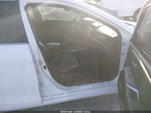 44731269 :رقم المزاد ، 4T1BF1FK2HU390086 vin ، 2017 Toyota Camry Se مزاد بيع