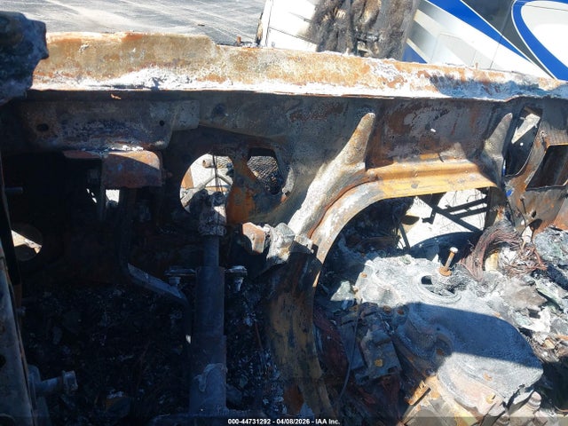 44731292 :رقم المزاد ، 1GBM7J1CX3F515427 vin ، 2003 Chevrolet C7500 C7c042 مزاد بيع