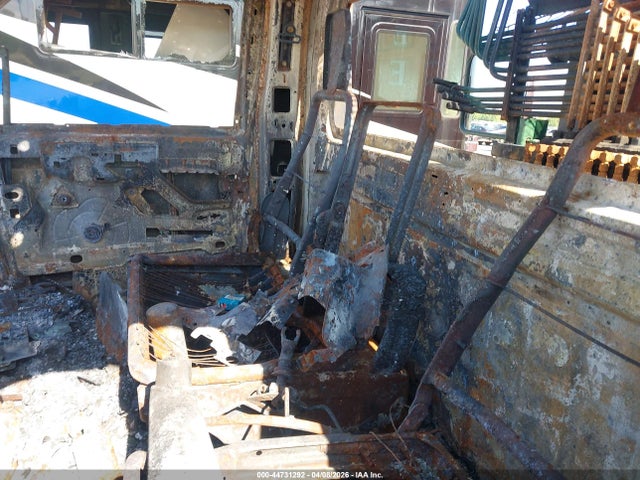 44731292 :رقم المزاد ، 1GBM7J1CX3F515427 vin ، 2003 Chevrolet C7500 C7c042 مزاد بيع