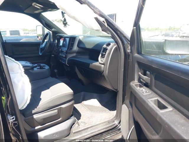 44731297 :رقم المزاد ، 3C63RRGL4NG237091 vin ، 2022 Ram 3500 Tradesman  4x4 8' Box مزاد بيع