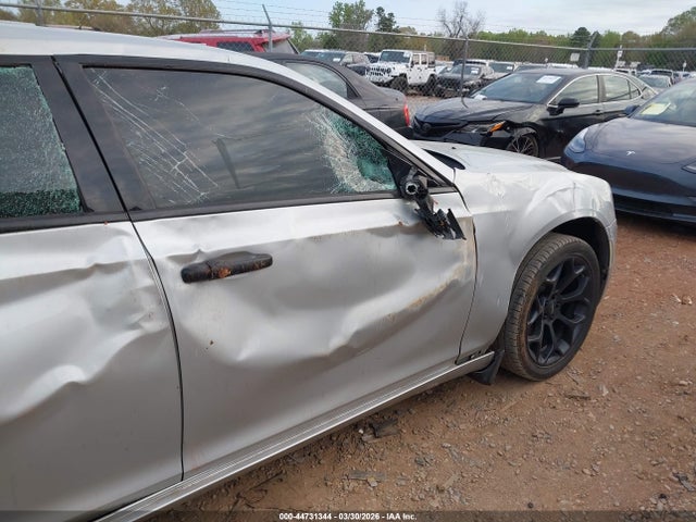 44731344 :رقم المزاد ، 2C3CCAAG3KH580479 vin ، 2019 Chrysler 300 Touring مزاد بيع