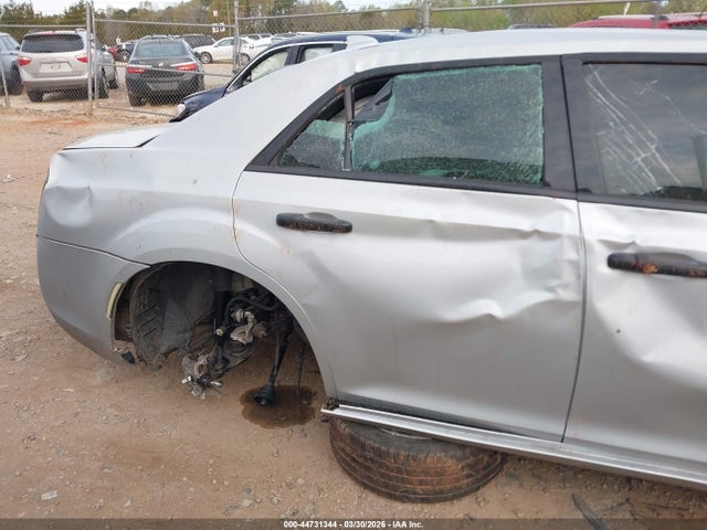 44731344 :رقم المزاد ، 2C3CCAAG3KH580479 vin ، 2019 Chrysler 300 Touring مزاد بيع