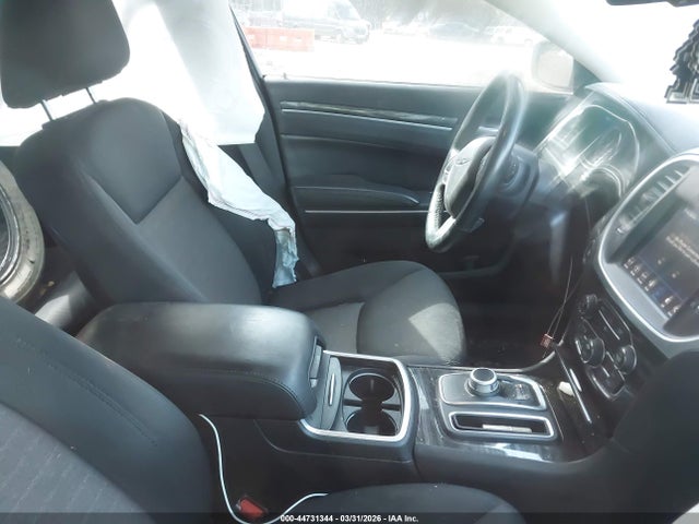 44731344 :رقم المزاد ، 2C3CCAAG3KH580479 vin ، 2019 Chrysler 300 Touring مزاد بيع