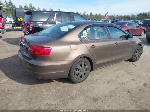 Продаж на аукціоні авто 2014 Volkswagen Jetta 2.0l S, vin: 3VW2K7AJ6EM210381, номер лоту: 44731398
