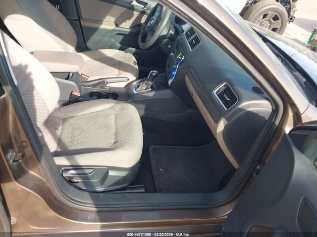 Продаж на аукціоні авто 2014 Volkswagen Jetta 2.0l S, vin: 3VW2K7AJ6EM210381, номер лоту: 44731398