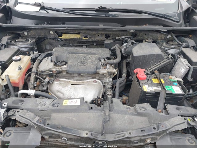 JTMBFREV4JJ179963 Toyota RAV4 LE