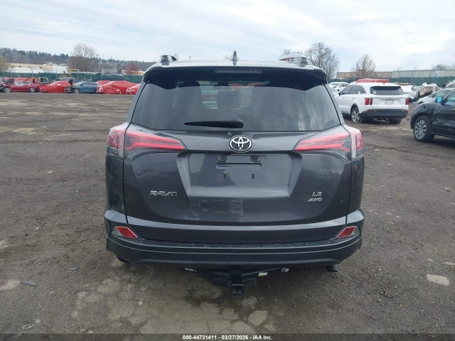 JTMBFREV4JJ179963 Toyota RAV4 LE