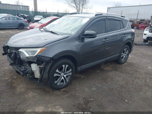 JTMBFREV4JJ179963 Toyota RAV4 LE