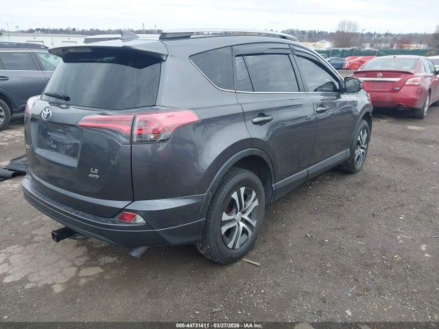 JTMBFREV4JJ179963 Toyota RAV4 LE