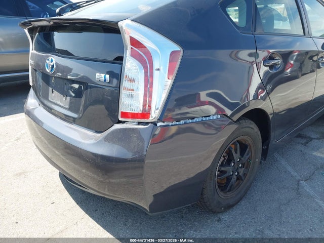 Toyota Prius Three 2015 JTDKN3DU2F0430873 Image 18