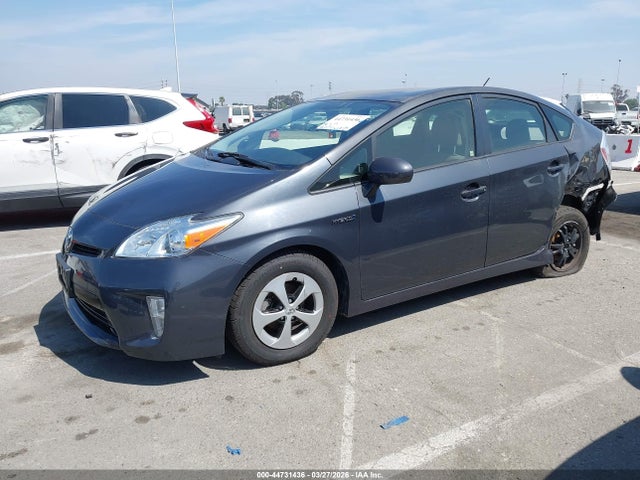 Toyota Prius Three 2015 JTDKN3DU2F0430873 Image 2