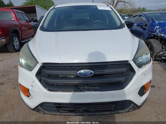 44731439 :رقم المزاد ، 1FMCU0F72JUB11645 vin ، 2018 Ford Escape S مزاد بيع