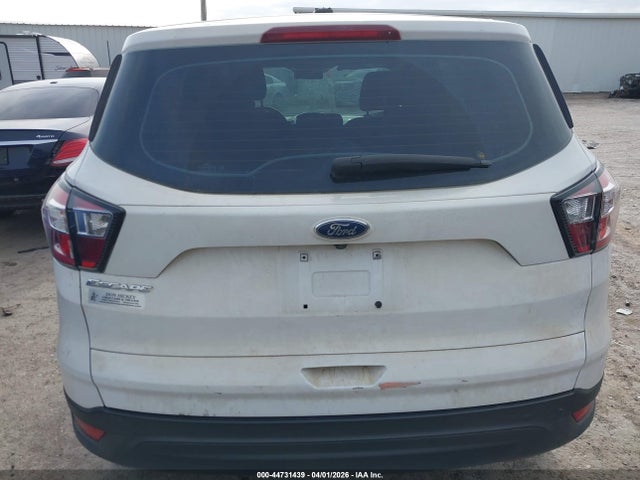 44731439 :رقم المزاد ، 1FMCU0F72JUB11645 vin ، 2018 Ford Escape S مزاد بيع