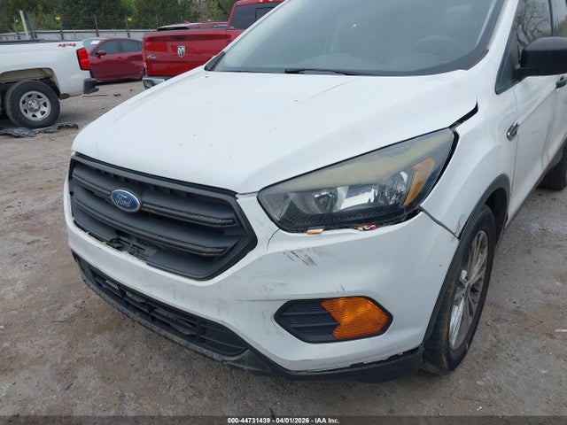 44731439 :رقم المزاد ، 1FMCU0F72JUB11645 vin ، 2018 Ford Escape S مزاد بيع