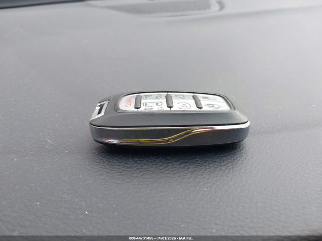 Продажа на аукционе авто 2019 Chrysler Pacifica Touring Plus, vin: 2C4RC1FG0KR587589, номер лота: 44731455