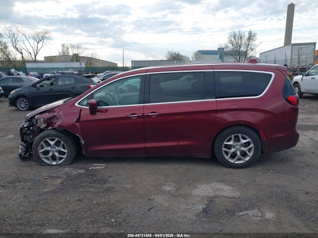Продажа на аукционе авто 2019 Chrysler Pacifica Touring Plus, vin: 2C4RC1FG0KR587589, номер лота: 44731455