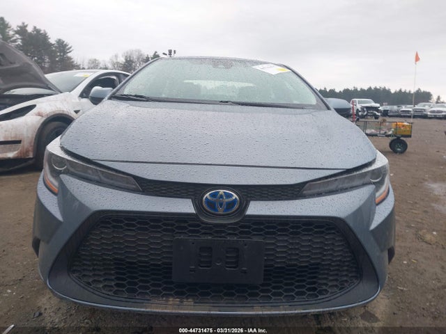 44731475 :رقم المزاد ، JTDEAMDE0NJ057798 vin ، 2022 Toyota Corolla Hybrid Le مزاد بيع