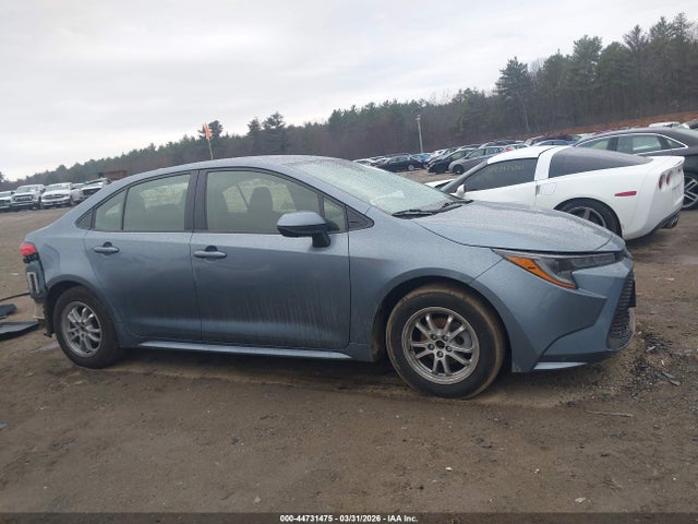44731475 :رقم المزاد ، JTDEAMDE0NJ057798 vin ، 2022 Toyota Corolla Hybrid Le مزاد بيع