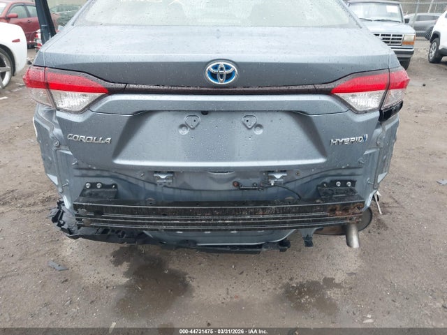 44731475 :رقم المزاد ، JTDEAMDE0NJ057798 vin ، 2022 Toyota Corolla Hybrid Le مزاد بيع