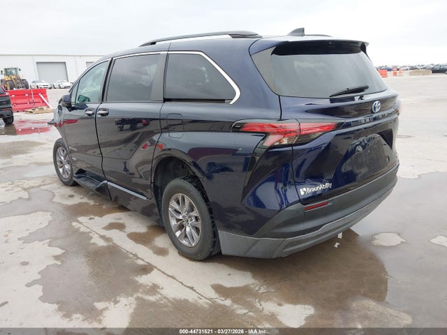 Продаж на аукціоні авто 2021 Toyota Sienna Xle, vin: 5TDJRKEC5MS044538, номер лоту: 44731521