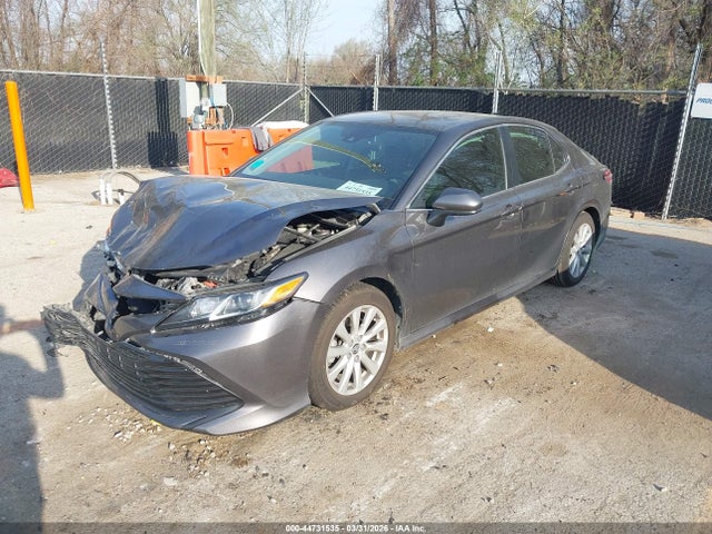 44731535 :رقم المزاد ، 4T1B11HK2KU202993 vin ، 2019 Toyota Camry Le مزاد بيع
