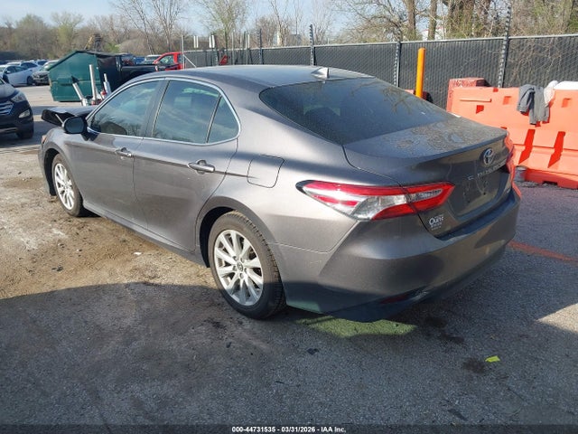 44731535 :رقم المزاد ، 4T1B11HK2KU202993 vin ، 2019 Toyota Camry Le مزاد بيع