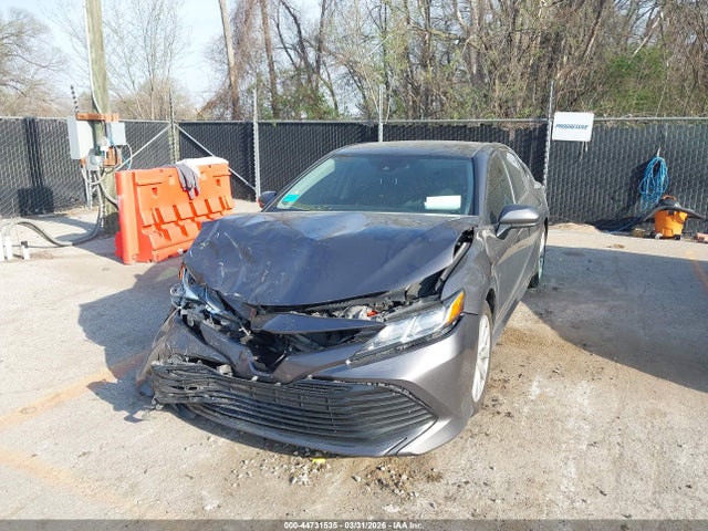 44731535 :رقم المزاد ، 4T1B11HK2KU202993 vin ، 2019 Toyota Camry Le مزاد بيع