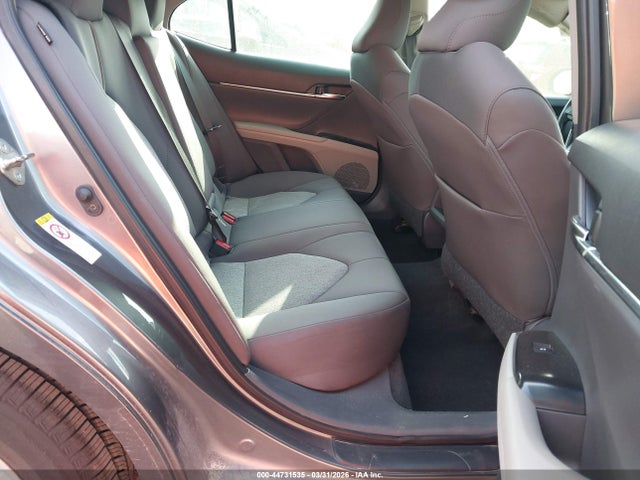 44731535 :رقم المزاد ، 4T1B11HK2KU202993 vin ، 2019 Toyota Camry Le مزاد بيع