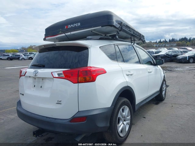 Toyota RAV4 LE 2015 JTMBFREV9FJ037955 Image 4