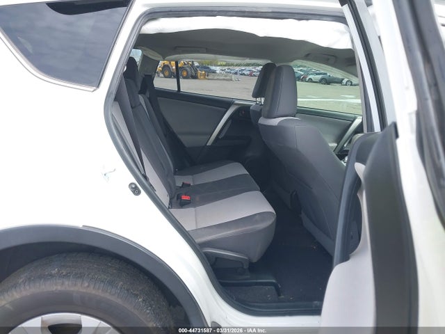 Toyota RAV4 LE 2015 JTMBFREV9FJ037955 Image 8