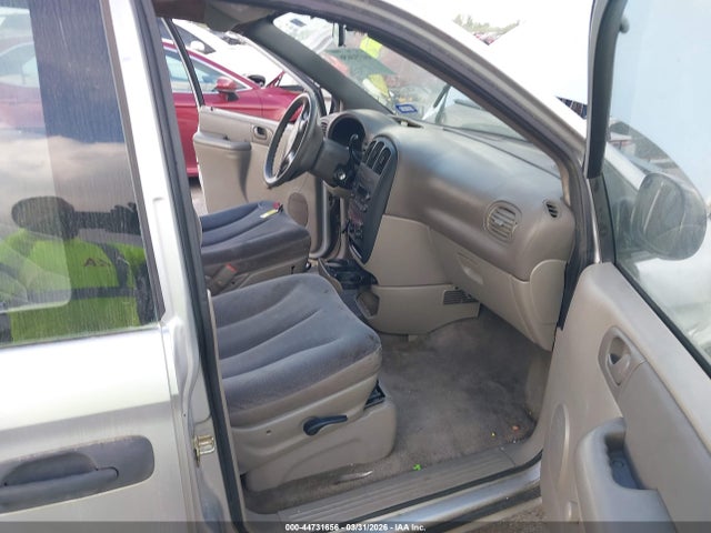 2002 CHRYSLER VOYAGER 1C4GJ25382B659042 Photo 4